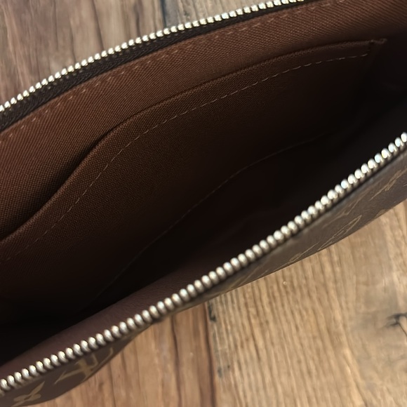 NEW Louis Vuitton Monogram Pochette - Picture 9 of 10